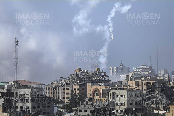 Al menos 25 muertos deja ataque israelí contra escuela en Gaza
