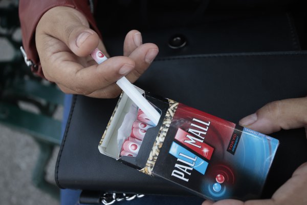 La venta de alcohol y cigarros a menores, un delito que persiste