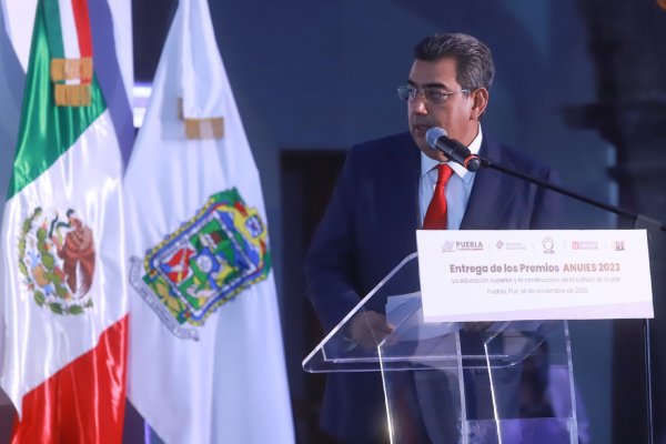 Sergio Salomón reconoce el papel fundamental de las universidades en la transformación de Puebla
