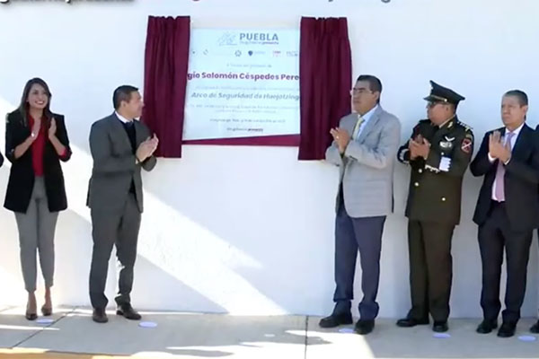 Gobierno estatal inaugura la rehabilitación del Arco de Seguridad de Huejotzingo