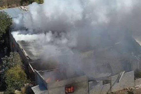 Suman 5 muertos por explosión en almacén de pirotecnia en Xiutetelco