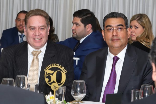 Sergio Salomón destaca contribuciones libanesas en el Aniversario del Centro Mexicano Libanés