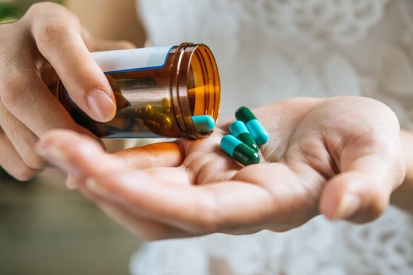 Los peligros de la automedicación en tiempos de resistencia microbiana