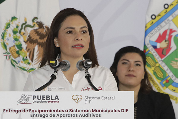 Entrega Gaby Bonilla equipamiento a 47 Sistemas Municipales DIF