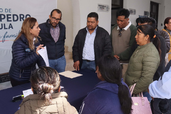 Paola Angon formaliza entrega de terreno para la construcción de Telebachillerato en Zacapechpan