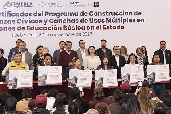 Gobierno de Puebla construirá 149 techados en escuelas al interior del estado