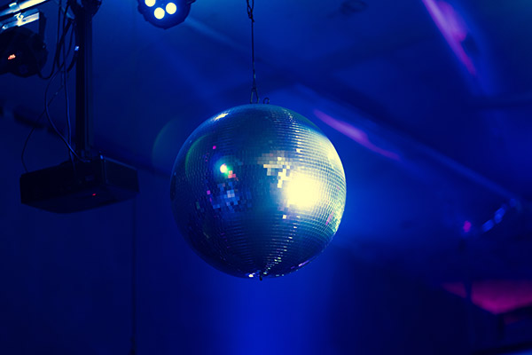 Delincuentes detonan explosivo en discoteca de Ecuador tras robar 3,000 dólares
