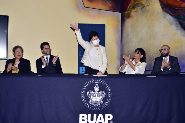 Preside Lilia Cedillo informe de labores de la Facultad de Sicología