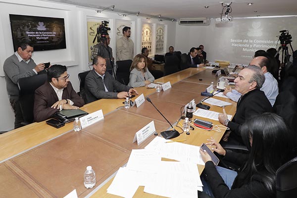 Ayuntamiento expone Ley de Ingresos en el Congreso; ya incluye cobro del biciestacionamiento