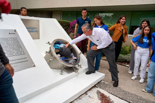 Tec de Monterrey campus Puebla cierra nueva cápsula del tiempo que será abierta en el año 2043