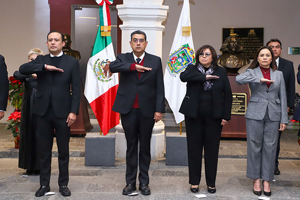 Preside Sergio Salomón ceremonia por aniversario luctuoso de Miguel Barbosa Huerta