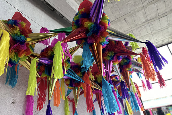 Las piñatas, una tradición navideña que sigue viva