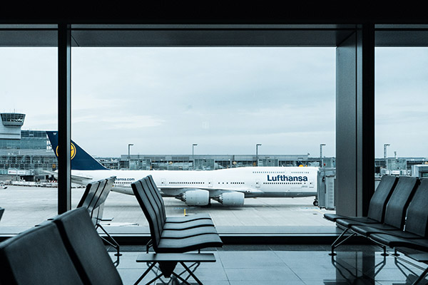 Lufthansa exige €740,000 a ecoactivistas por interrumpir vuelos en aeropuertos alemanes