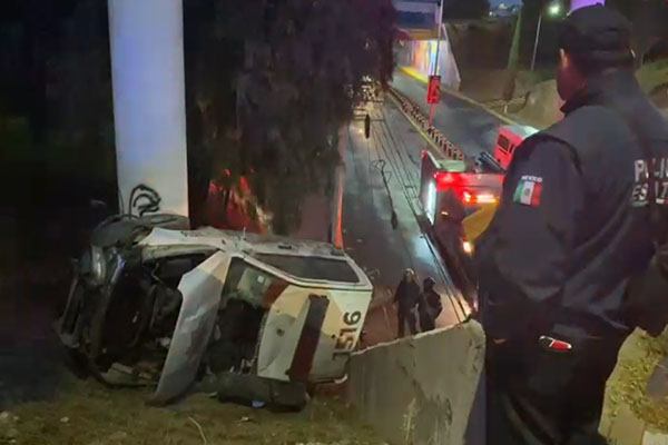 Un policía resulta herido tras volcadura de patrulla