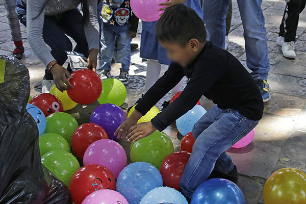 Donación de juguetes, gesto solidario para ayudar a los Reyes Magos