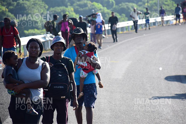 Dice AMLO que se redujo la caravana migrante a 1,582 personas