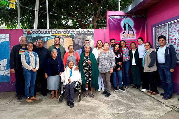 La historia de las Patronas de Veracruz, mujeres que ayudan a migrantes en su viaje