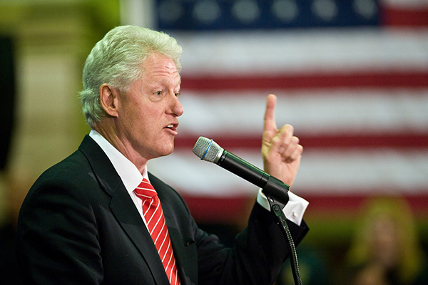 “Epstein tenía tratos con Clinton", revela testigo del caso