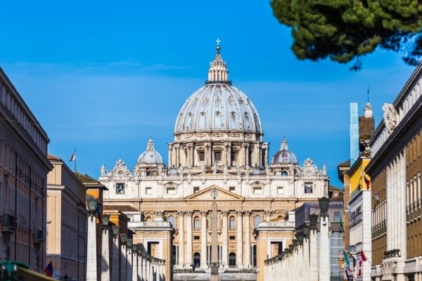 Aclaración del Vaticano sobre bendiciones a parejas homosexuales: no serán litúrgicas ni ritualizadas