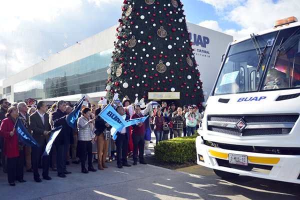 Entrega la BUAP casi 20,000 juguetes a niños y niñas de diferentes regiones de Puebla