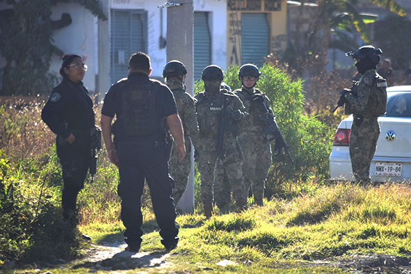 Enfrentamiento deja 4 delincuentes detenidos y uno abatido