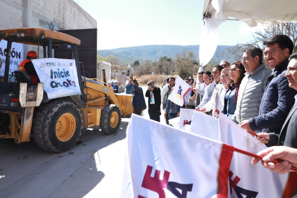 Generando comunidad en Mazapiltepec: Gobierno Estatal inicia rehabilitación de auditorio