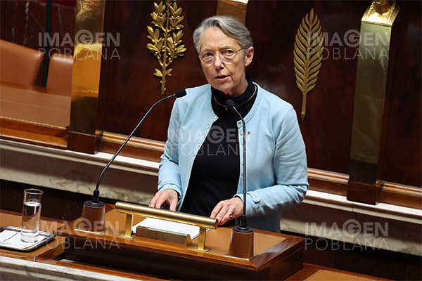 Primera ministra francesa, Elisabeth Borne, presenta su dimisión