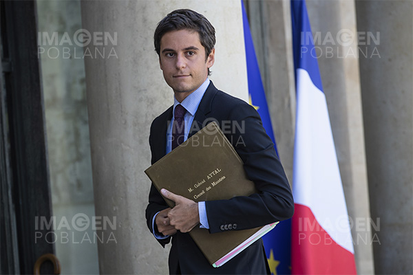 Gabriel Attal se convierte en el primer ministro más joven de la historia de Francia