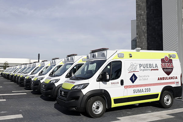 Sergio Salomón fortalece la red hospitalaria estatal con 23 ambulancias