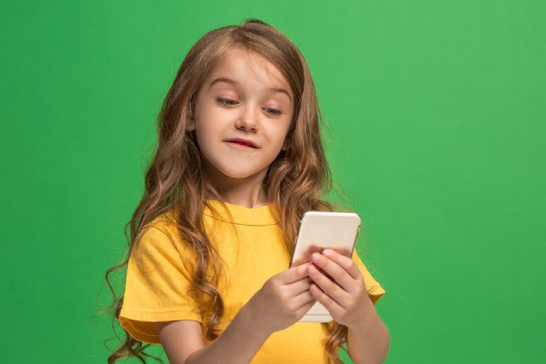 Cómo configurar un primer smartphone para niños de manera segura