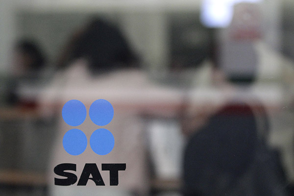Colegio de Contadores advierte sobre multas por retraso en declaración ante el SAT