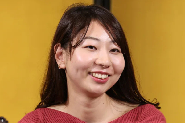 Prestigiosa novelista japonesa reconoce uso de IA en sus obras