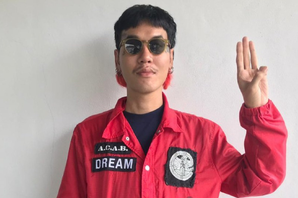 Condena histórica en Tailandia: 50 años de prisión a activista por criticar a la monarquía