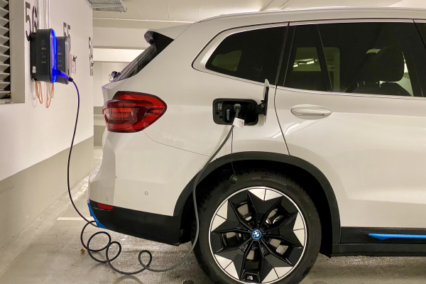 China dominará el mercado global de autos eléctricos si no hay barreras comerciales, advierte Musk