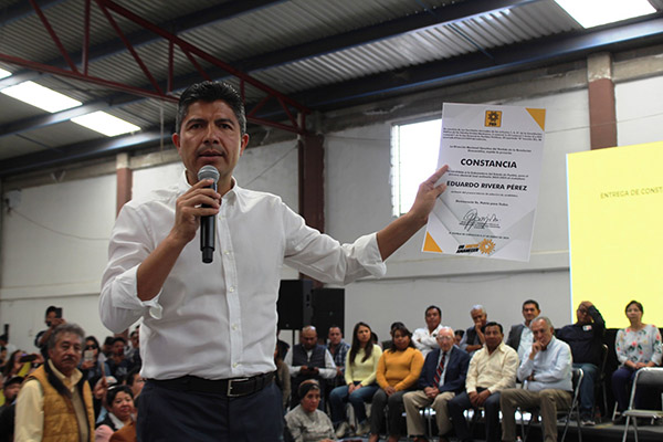 Recibe Lalo Rivera constancia del PRD como candidato a la gubernatura de Puebla