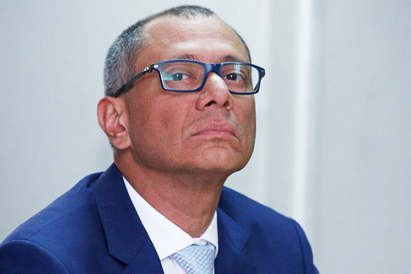 Exvicepresidente ecuatoriano sigue como "huésped" en la embajada de México en Quito