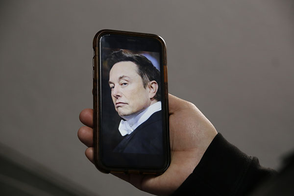 Elon Musk critica al gobierno estadounidense por crisis fronteriza