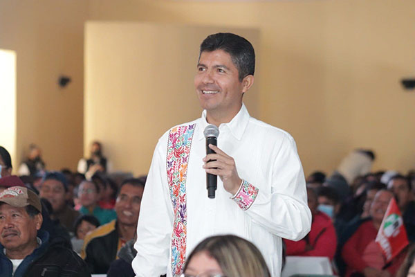 Lalo Rivera, testigo de toma de protesta de estructura priista en Zacapoaxtla