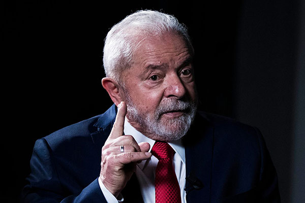 Presidente de Brasil niega persecución contra la familia Bolsonaro tras operación policial