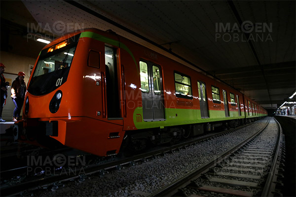 CDMX reabre tramo de línea de metro colapsado que cobró la vida de 26 personas