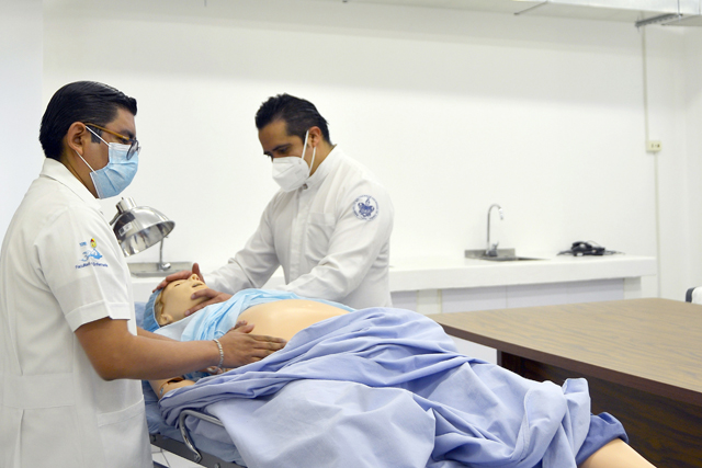 Cada año, cerca de 24,000 alumnos de la BUAP hacen servicio social y práctica profesional