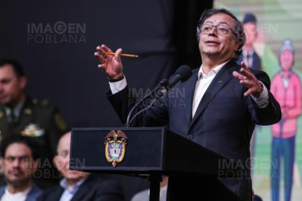 Presidente de Colombia, Gustavo Petro, denuncia que la Fiscalía buscará su juicio político
