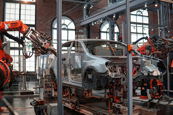 Industria automotriz mexicana produjo más de 300,000 vehículos en enero de 2024