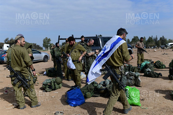 Israel pone en libertad a 71 presos palestinos