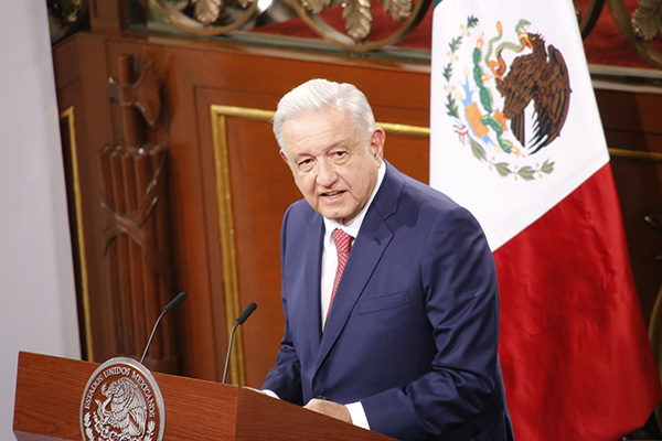 AMLO responde a ProPublica y califica a Tim Golden de “calumniador”