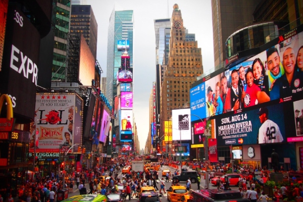 ¡Se parece a Betty la fea! Burla de inmigrante desata agresión a policías en Times Square