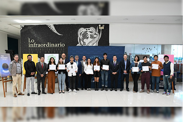 Premian a los ganadores del concurso de cartel BUAP 2023 “Acción por el clima”