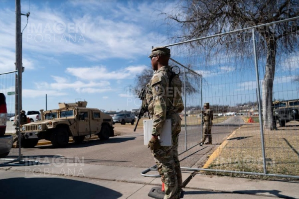 Gobernador de Texas anuncia campamento militar en la frontera con México