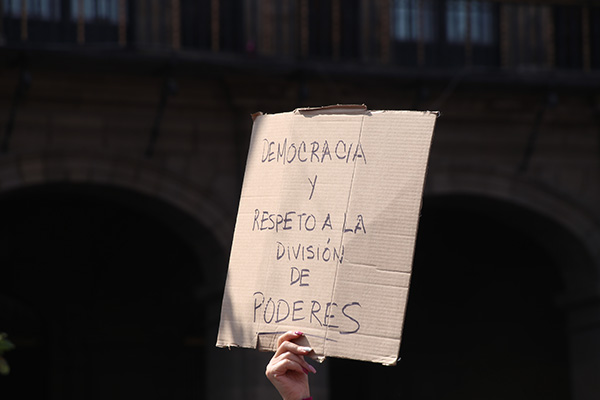 AMLO se burla de la Marcha por Nuestra Democracia: "Se disfrazan de demócratas"