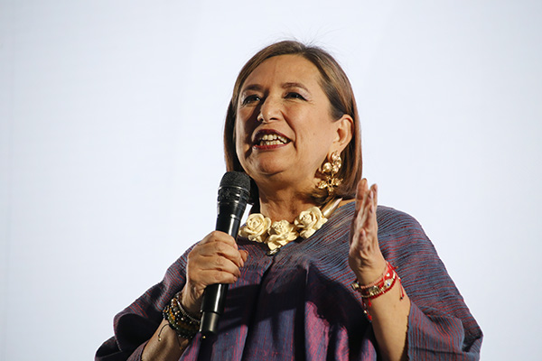 Xóchitl Gálvez se registra ante el INE como candidata a la presidencia 2024